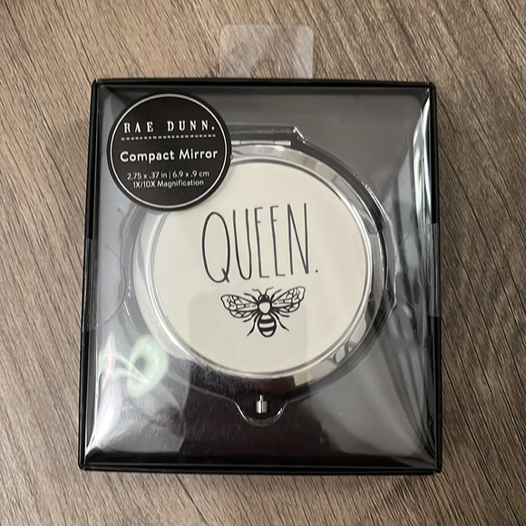 Rae Dunn Queen Bee Compact Mirror - Picture 5 of 5